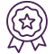 Badge de récompense ou certificat de qualité violet avec ruban, étoile au centre et bordure décorative.